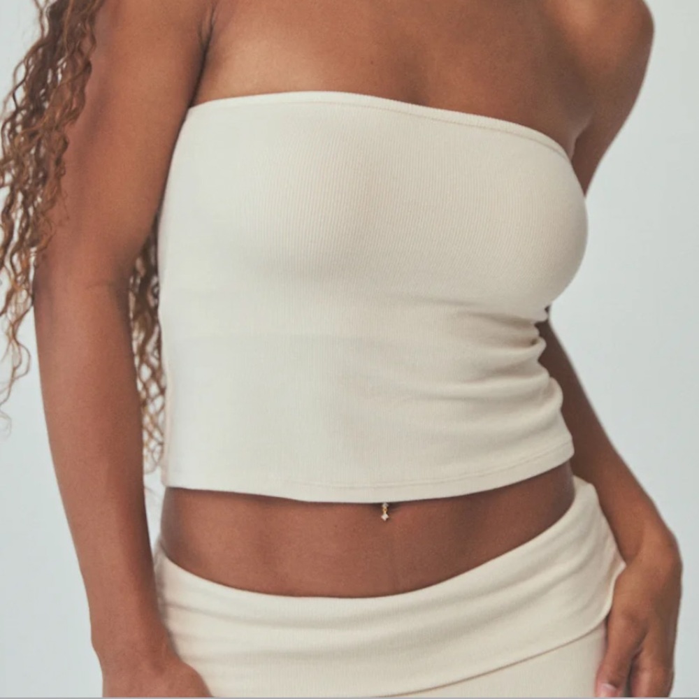 KLASSY NETWORK - BRALESS - 3X - WHITE TUBE TOP